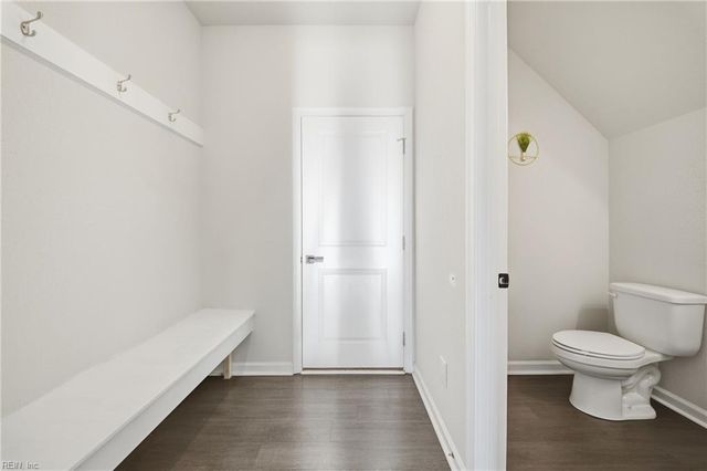 1925 Sparrow RD, Chesapeake, VA 23320