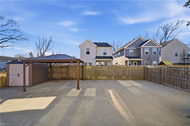 1925 Sparrow RD, Chesapeake, VA 23320