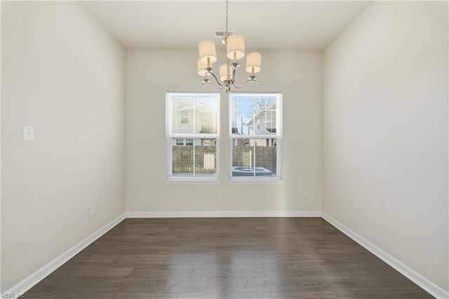 1925 Sparrow RD, Chesapeake, VA 23320