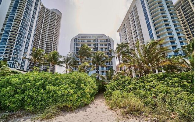 17275 Collins Avenue 405, Sunny Isles Beach, FL 33160