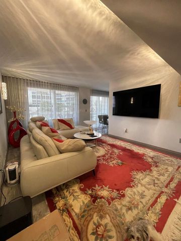 17275 Collins Avenue 405, Sunny Isles Beach, FL 33160