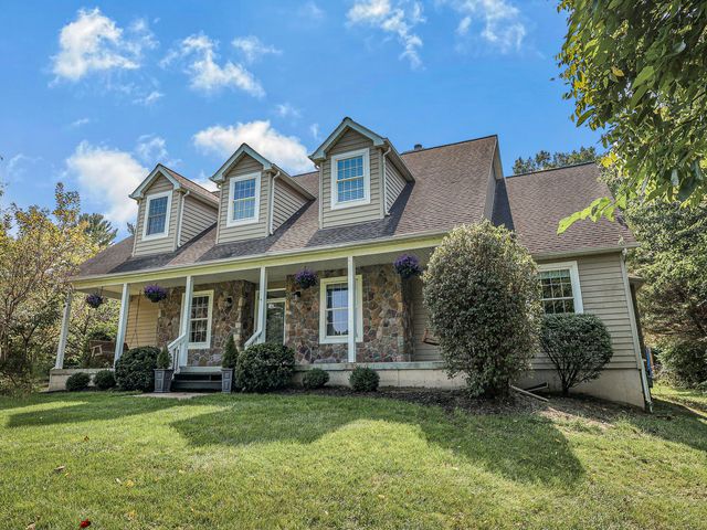 5876 Jaycox Road, Galena, OH 43021