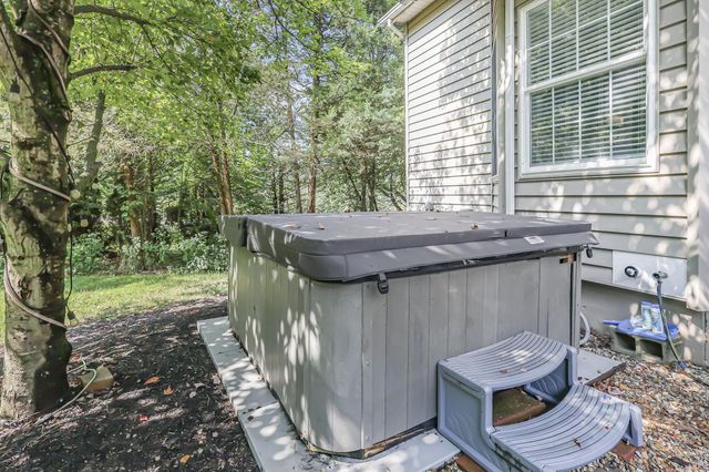 5876 Jaycox Road, Galena, OH 43021