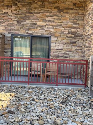 1424 Old Knoxville Hwy 11003,5, Sevierville, TN 37876