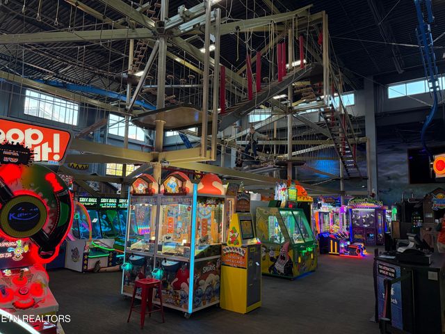 1424 Old Knoxville Hwy 11003,5, Sevierville, TN 37876