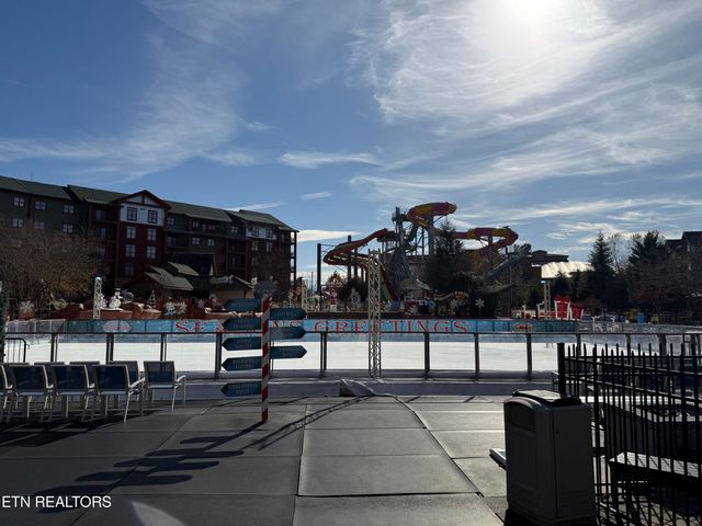 1424 Old Knoxville Hwy 11003,5, Sevierville, TN 37876