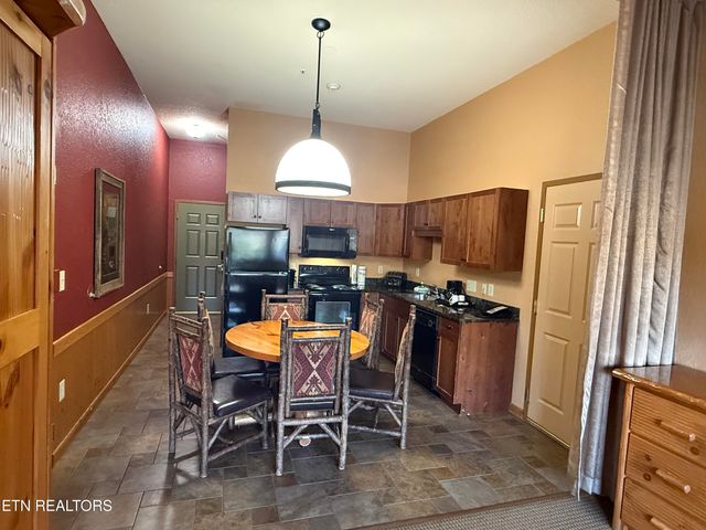 1424 Old Knoxville Hwy 11003,5, Sevierville, TN 37876