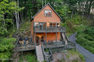 2272 Hidden Hollow Way, Pigeon Forge, TN 37862
