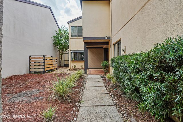 7827 CYPRESS POINT Court, Jacksonville, FL 32256