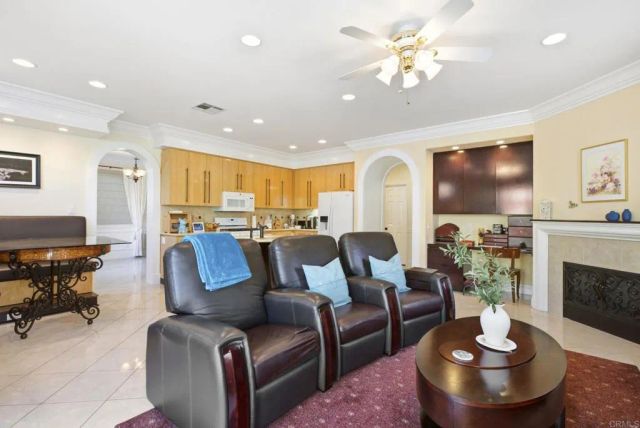 6056 Paseo Pradera, Carlsbad, CA 92009