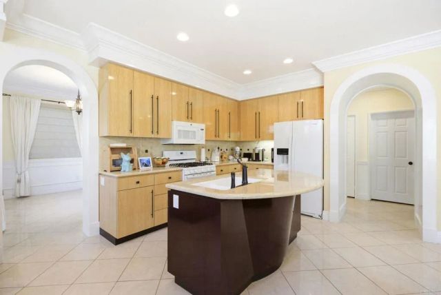 6056 Paseo Pradera, Carlsbad, CA 92009