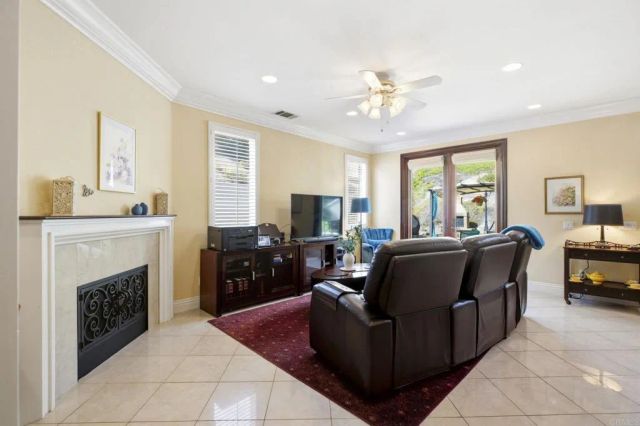 6056 Paseo Pradera, Carlsbad, CA 92009