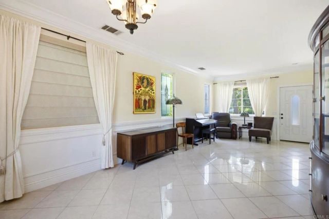 6056 Paseo Pradera, Carlsbad, CA 92009
