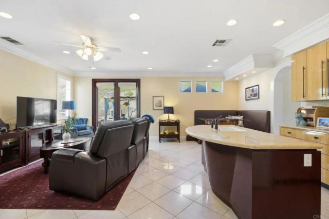 6056 Paseo Pradera, Carlsbad, CA 92009