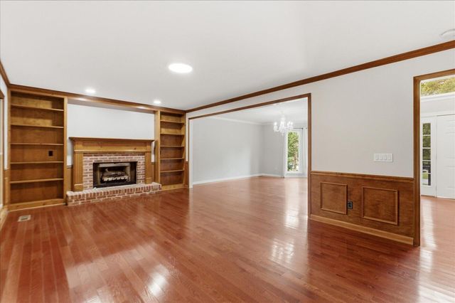 2324 Woodlair Way, Signal Mountain, TN 37377