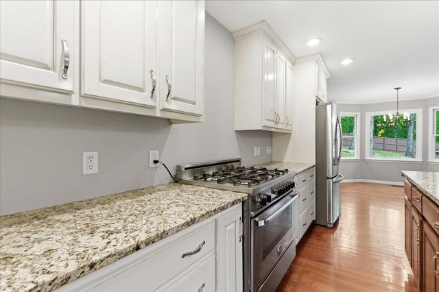 2324 Woodlair Way, Signal Mountain, TN 37377