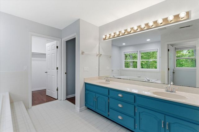 2324 Woodlair Way, Signal Mountain, TN 37377