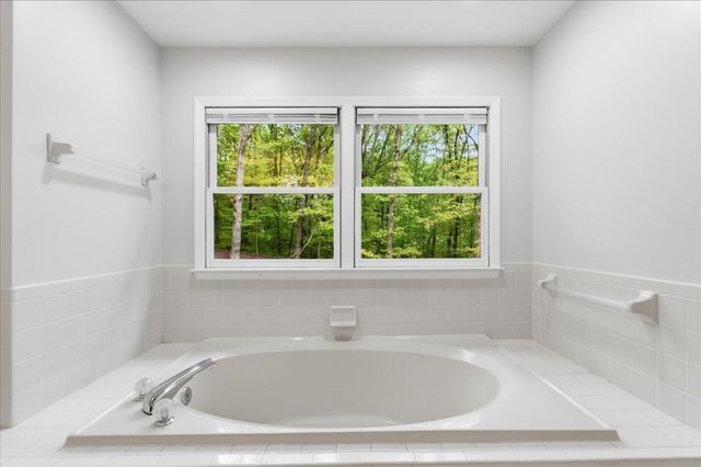 2324 Woodlair Way, Signal Mountain, TN 37377