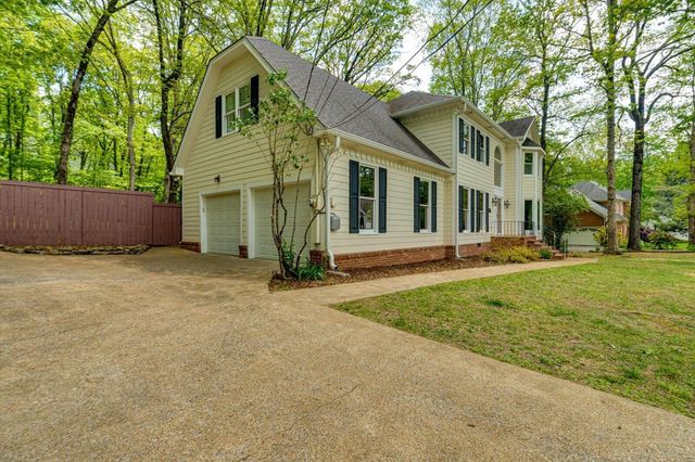 2324 Woodlair Way, Signal Mountain, TN 37377