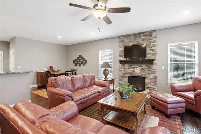 608 Willowbrook Way, O'fallon, IL 62269