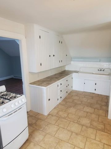 459 High Street 3rd Flr, Cumberland, RI 02864