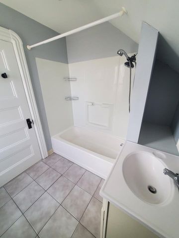 459 High Street 3rd Flr, Cumberland, RI 02864