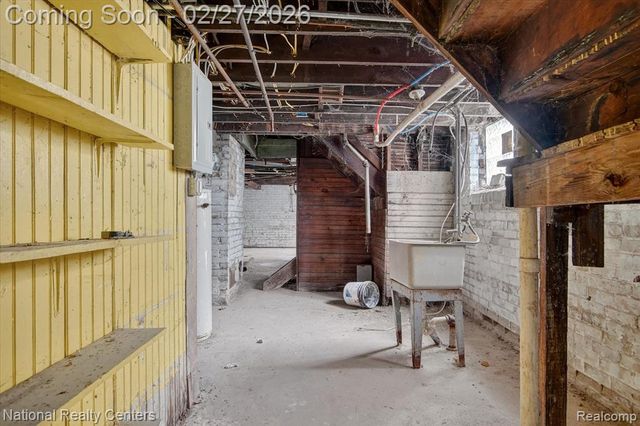 3351 W Grand Street, Detroit, MI 48238