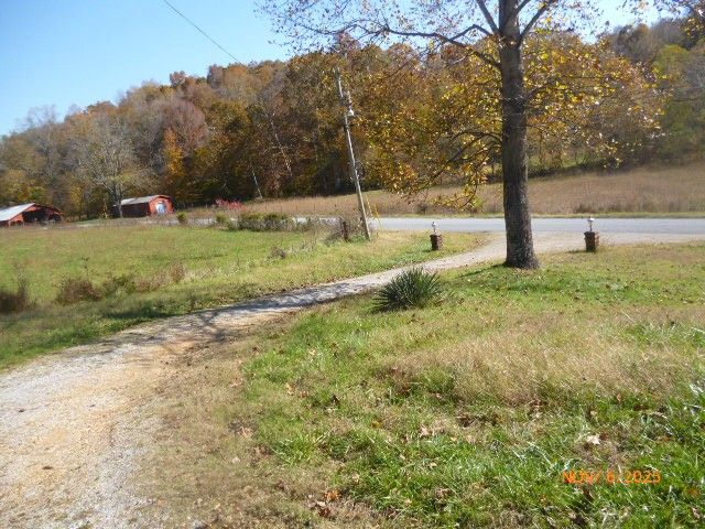 1036 Wiggs Branch Rd, Erin, TN 37061