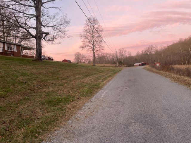 1036 Wiggs Branch Rd, Erin, TN 37061