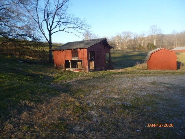 1036 Wiggs Branch Rd, Erin, TN 37061