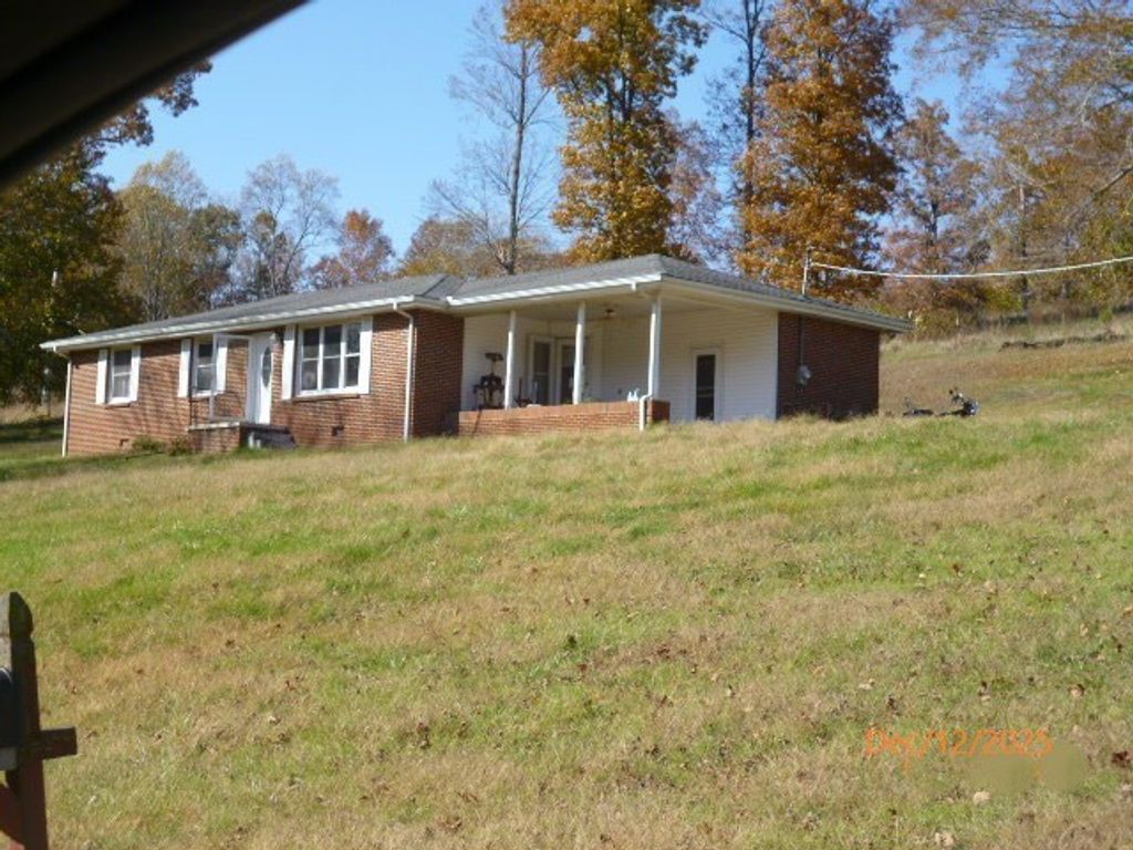 1036 Wiggs Branch Rd, Erin, TN 37061