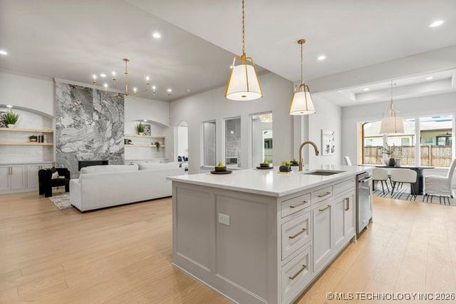 12036 S Vandalia Avenue E, Tulsa, OK 74137