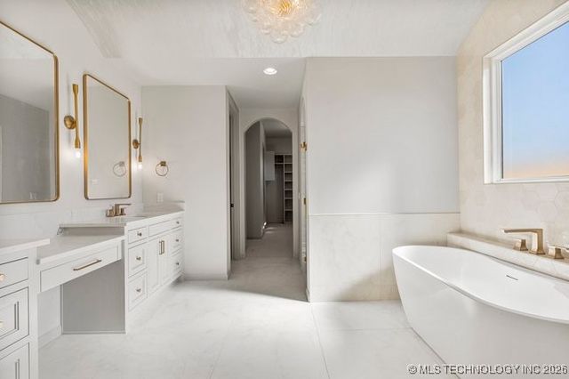 12036 S Vandalia Avenue E, Tulsa, OK 74137