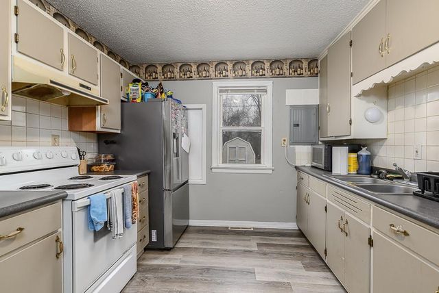 329 S 64th Street, Kansas City, KS 66111