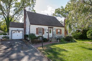 42 Sherman Avenue, Merrick, NY 11566
