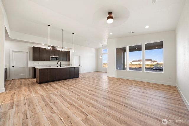 1209 E Mt Hood Street, Othello, WA 99344