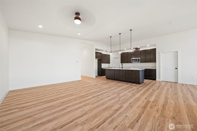 1209 E Mt Hood Street, Othello, WA 99344