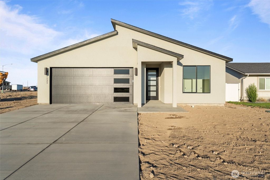 1209 E Mt Hood Street, Othello, WA 99344