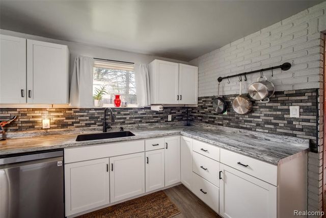 8780 Dixie Highway, Birch Run, MI 48415