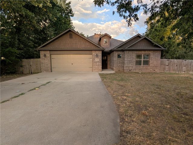 1918 S Garland Avenue, Fayetteville, AR 72701