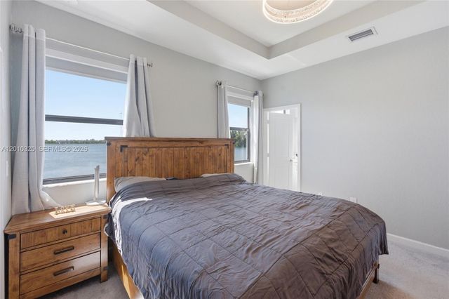 20572 NE 5th Pl, Miami, FL 33179