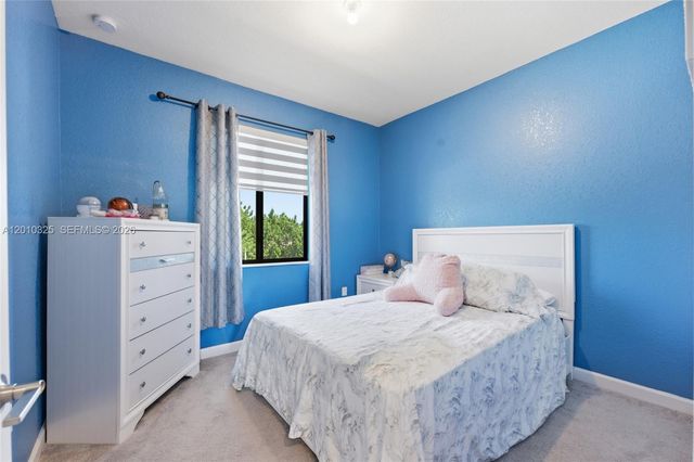 20572 NE 5th Pl, Miami, FL 33179