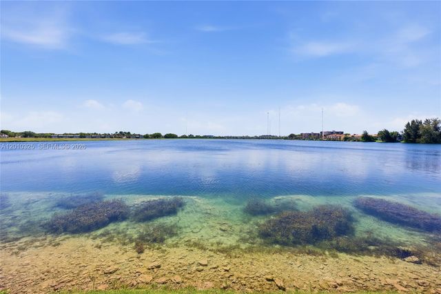 20572 NE 5th Pl, Miami, FL 33179