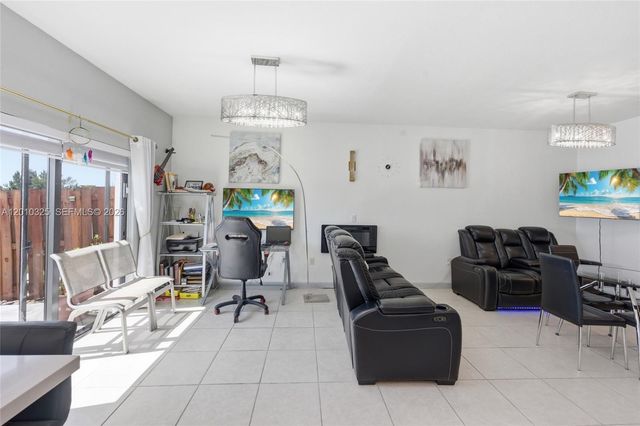 20572 NE 5th Pl, Miami, FL 33179