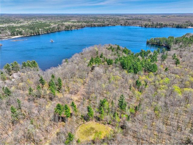 11404 N Farnsworth Road, Hayward, WI 54843
