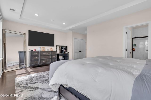 12 Raritan Cove, Keyport, NJ 07735