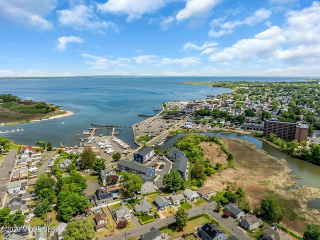 12 Raritan Cove, Keyport, NJ 07735
