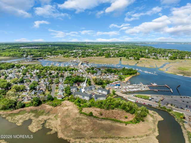 12 Raritan Cove, Keyport, NJ 07735