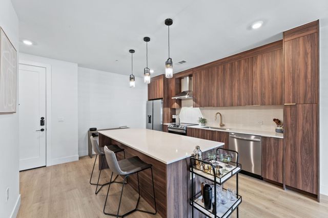 1701 Simond Ave 407, Austin, TX 78723