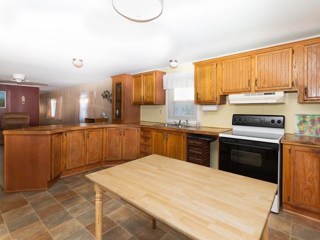 290 Calef Hwy Unit B21, Epping, NH 03042